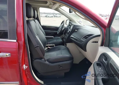 2016 Chrysler Town & Country Touring-L Anniversary Edition z USA, uszkodzony, nr VIN 2C4RC1CG3GR215594